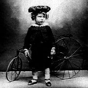 Drummond, pequenino feito grão de milho